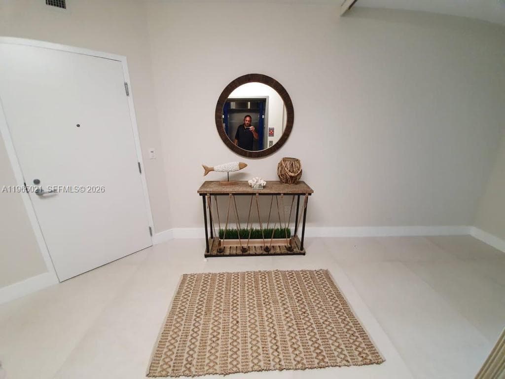 16385 Biscayne Blvd 507 photo 2