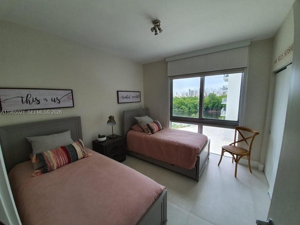 16385 Biscayne Blvd 507 photo 22