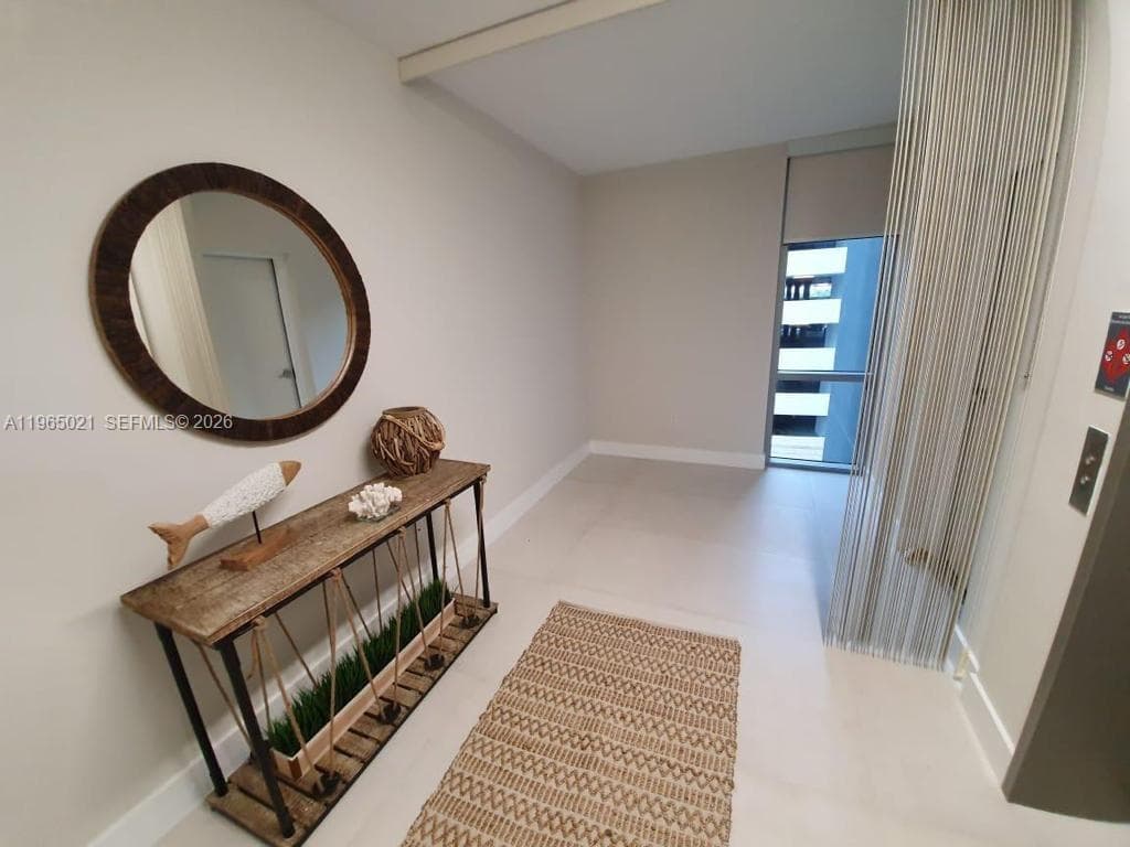 16385 Biscayne Blvd 507 photo 3