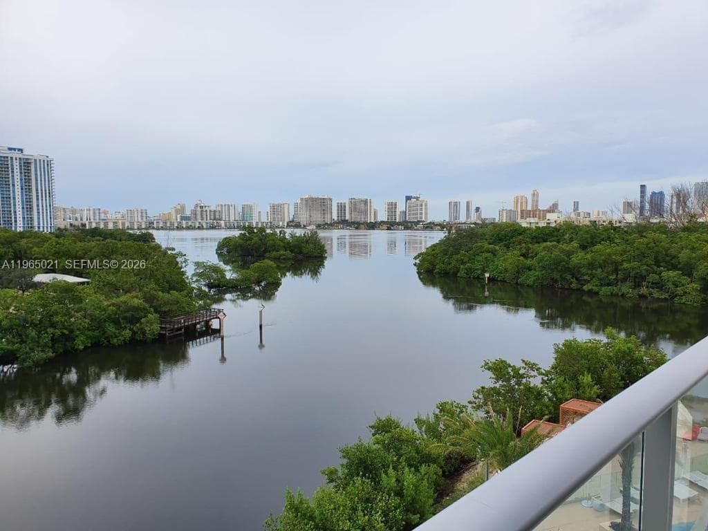 16385 Biscayne Blvd 507 photo 14