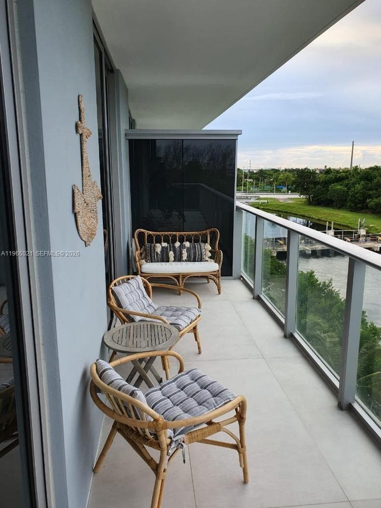 16385 Biscayne Blvd 507 photo 18