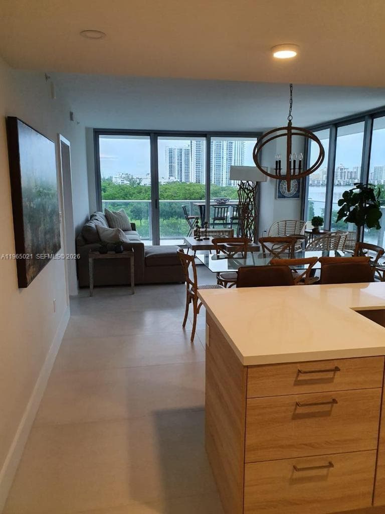 16385 Biscayne Blvd 507 photo 4