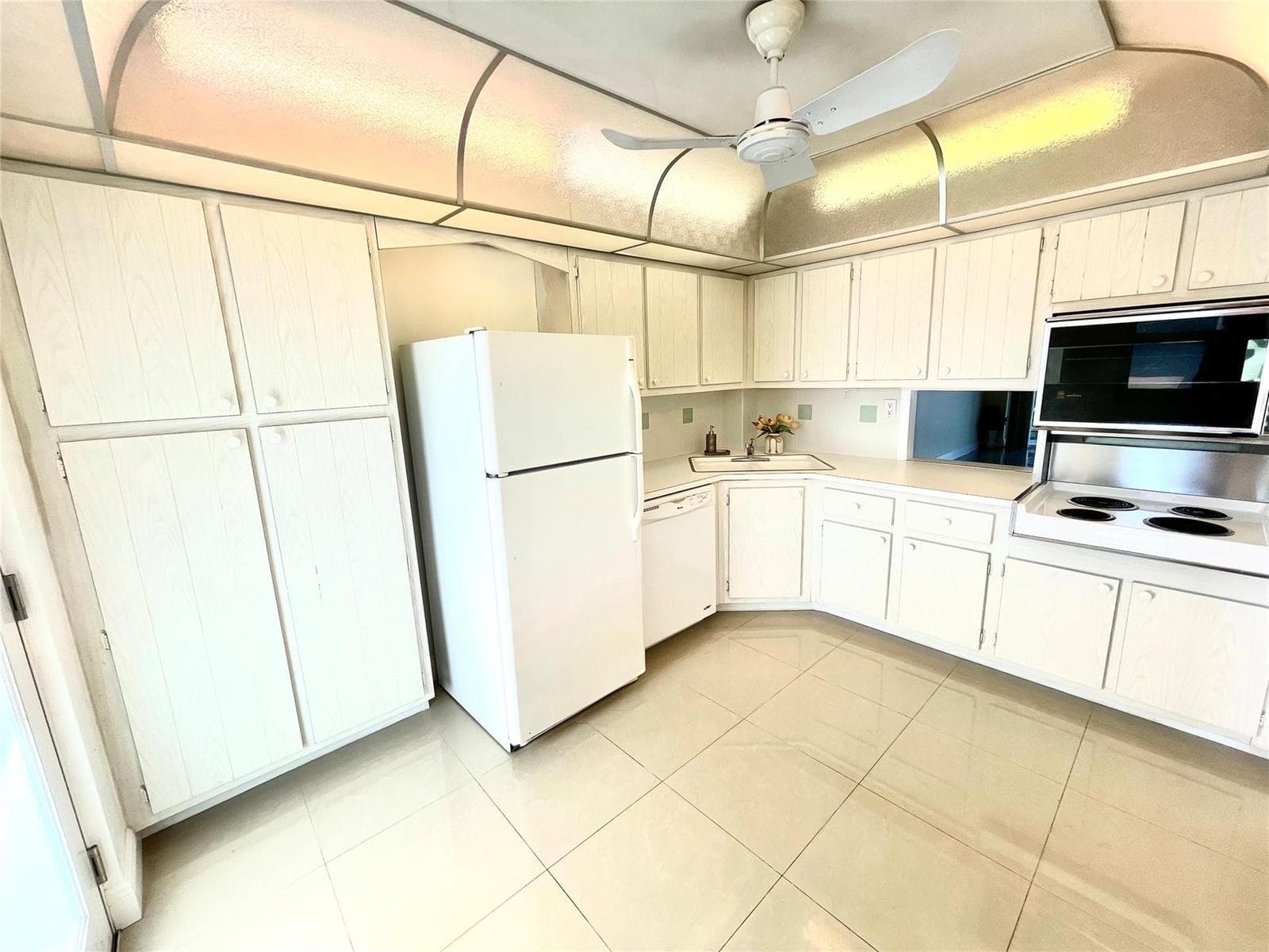 1175 NE Miami Gardens Drive 405 photo 6