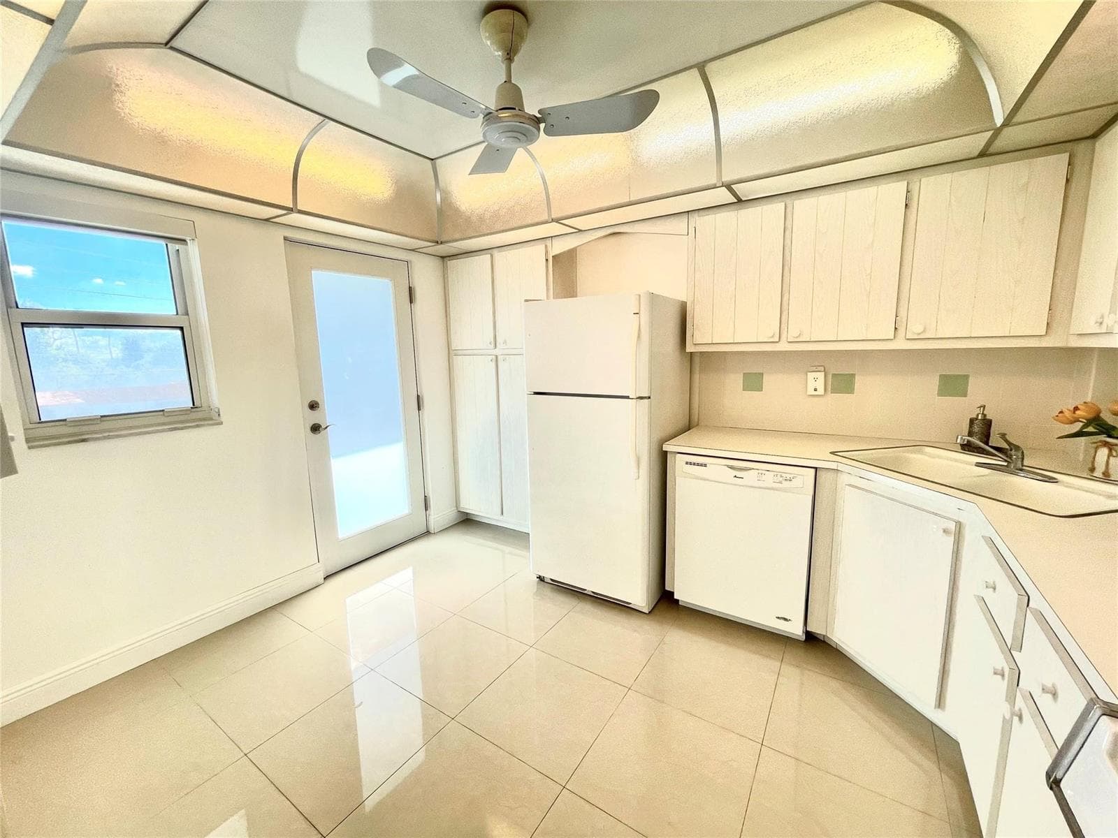 1175 NE Miami Gardens Drive 405 photo 7