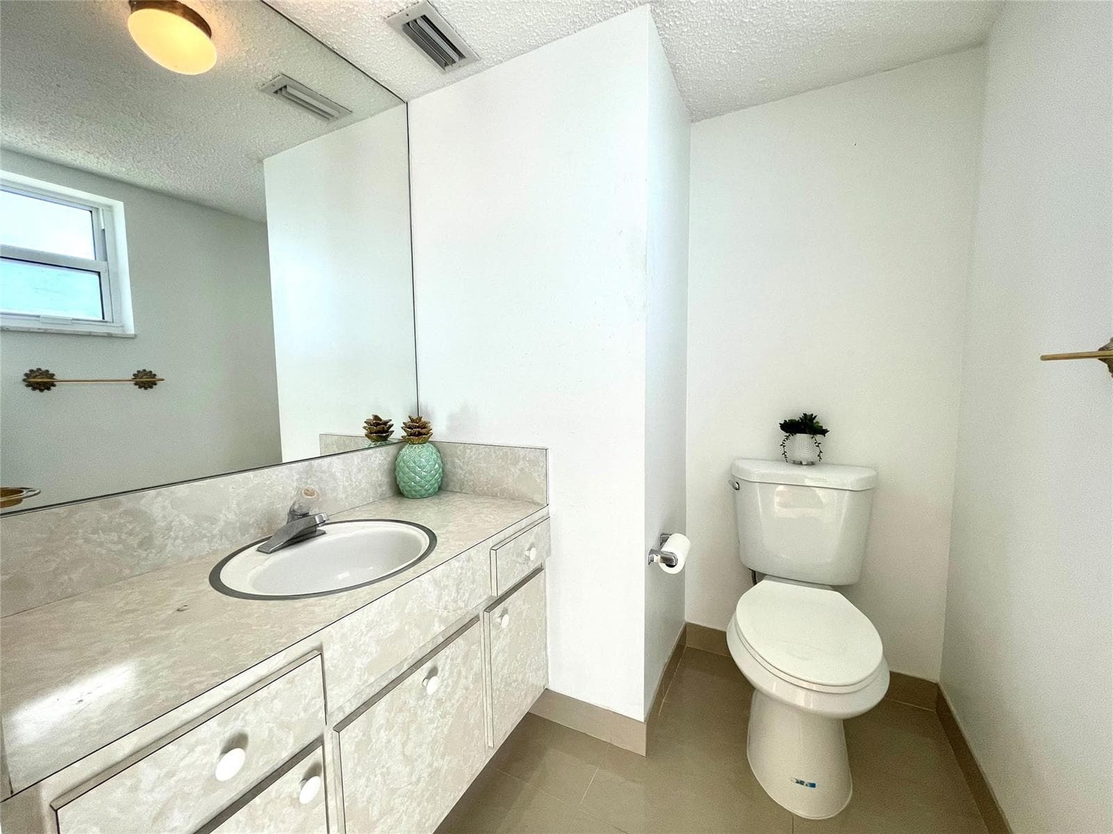 1175 NE Miami Gardens Drive 405 photo 8