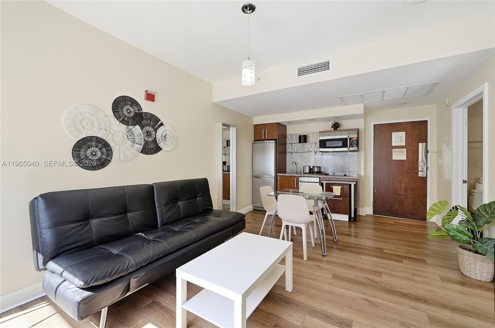 D304 photo 8
