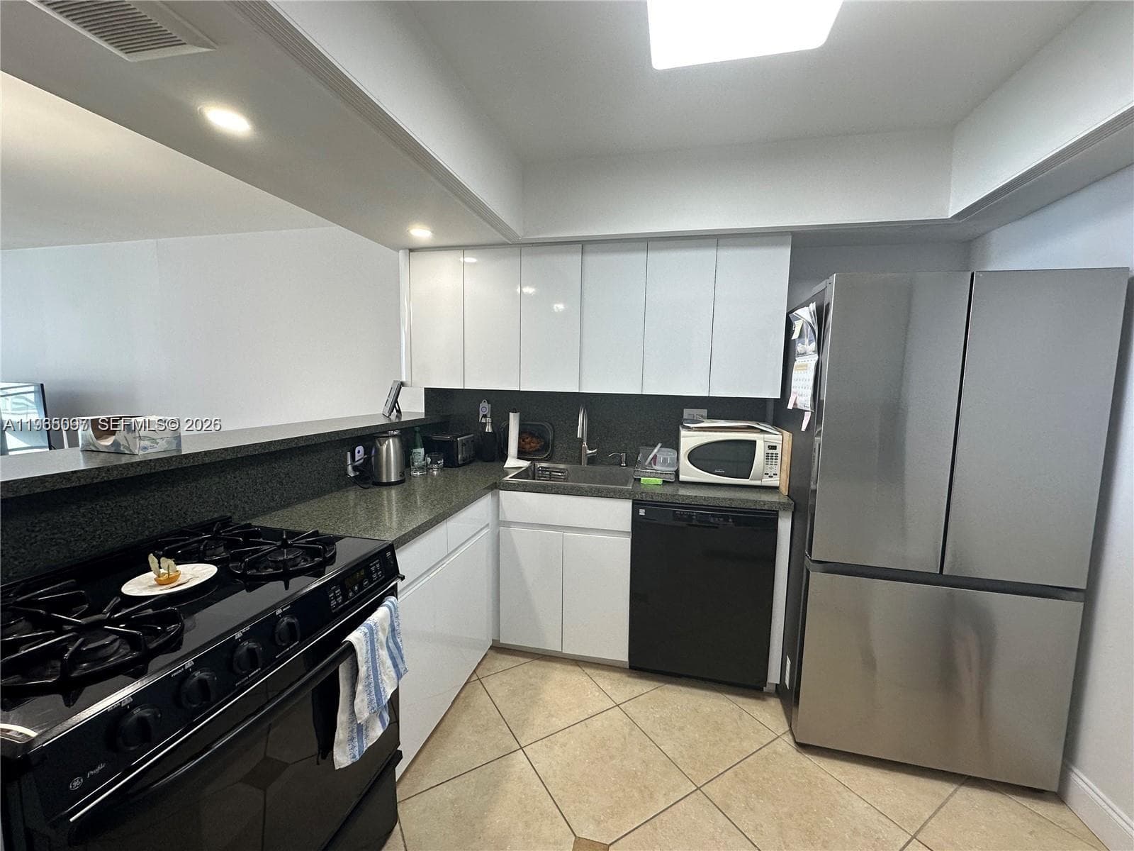 2030 S Ocean Dr 2217 photo 2