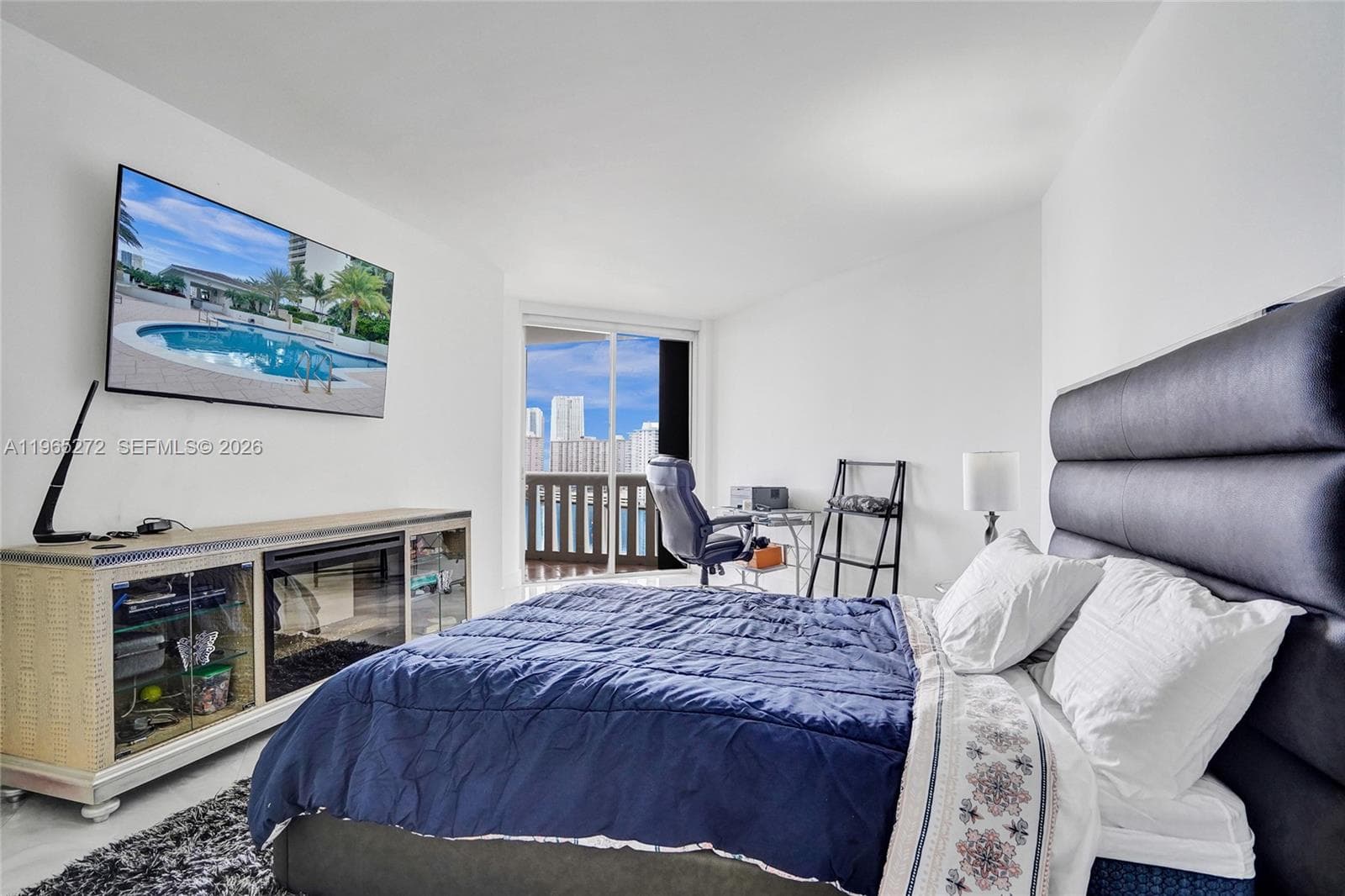 3000 Island Blvd 1106 photo 20