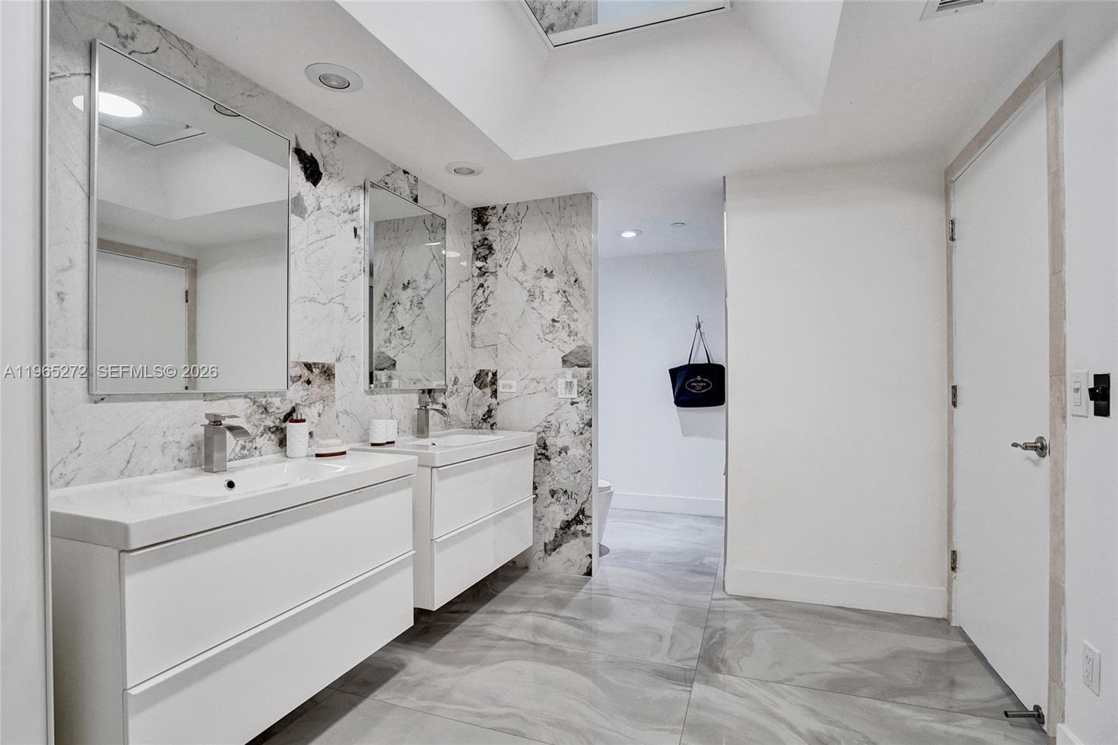 3000 Island Blvd 1106 photo 18