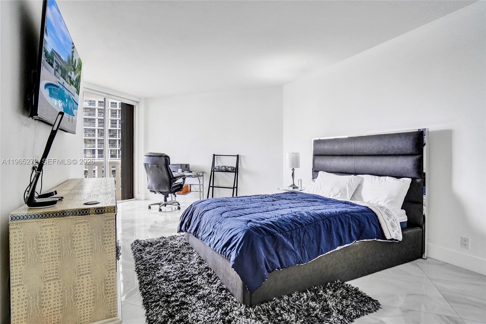 3000 Island Blvd 1106 photo 19