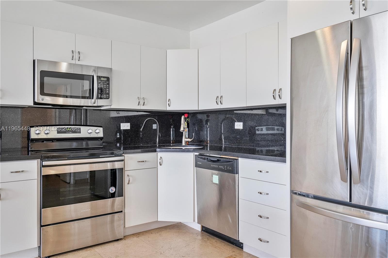 5601 Collins Ave 423 photo 16