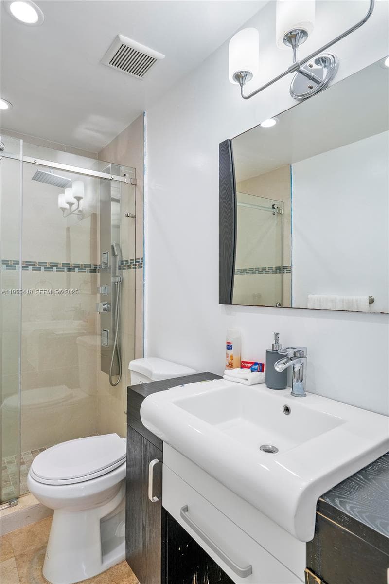 5601 Collins Ave 423 photo 7