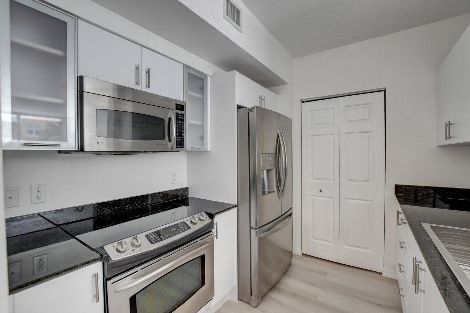 700 E Boynton Beach Boulevard 403 photo 5
