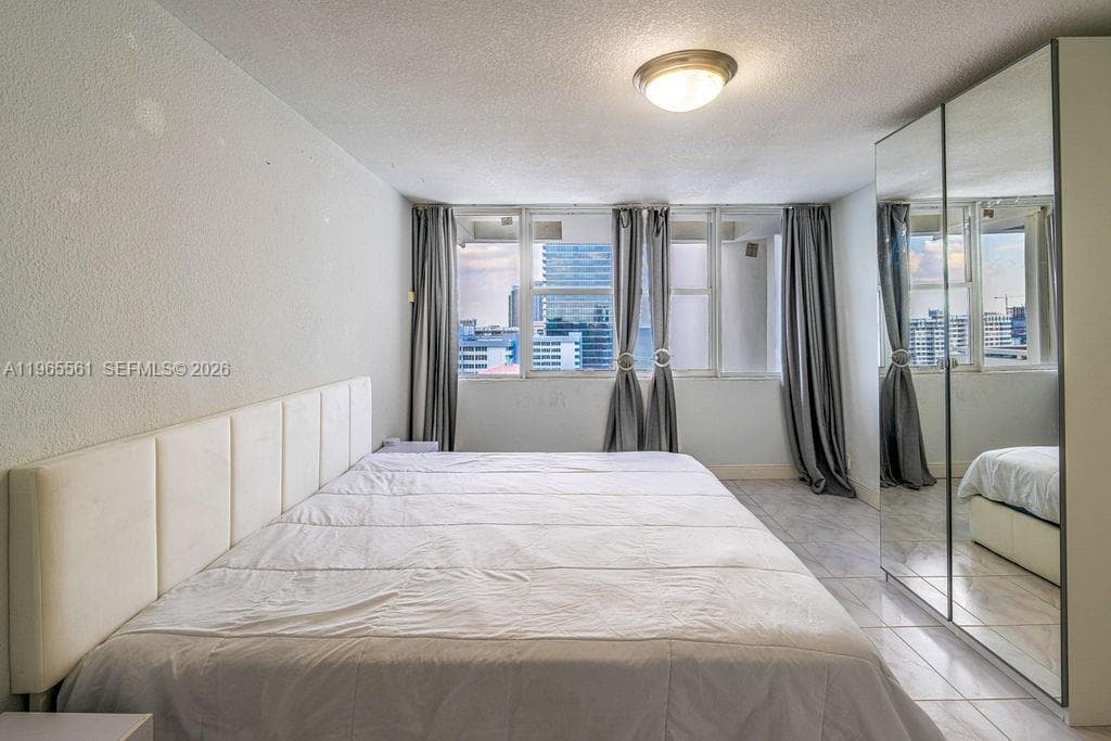 3140 Ocean Dr PH7 photo 13