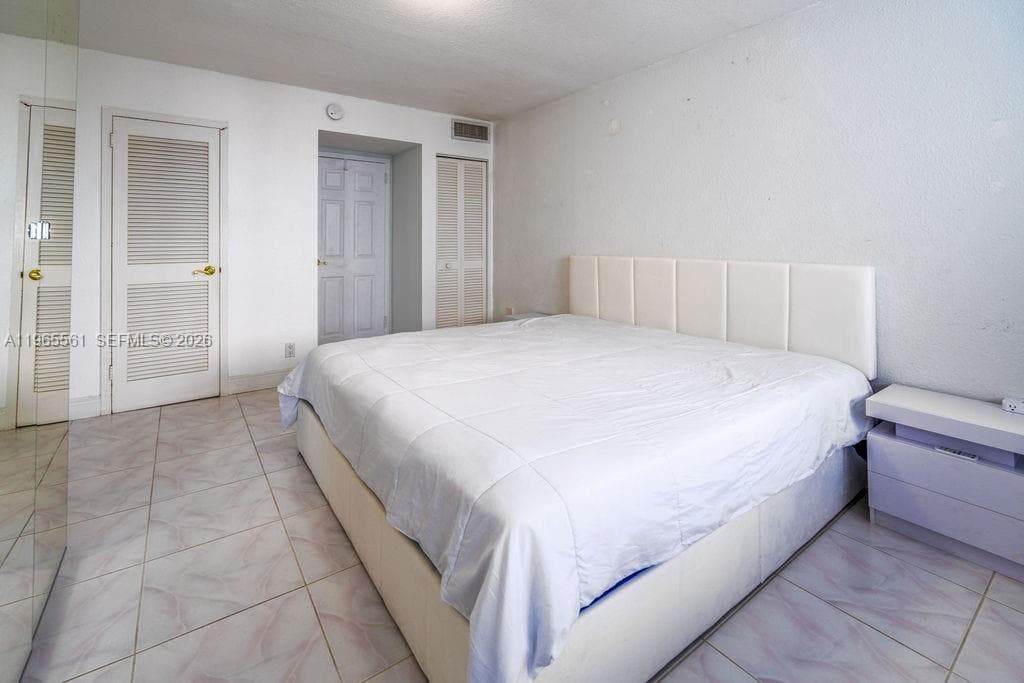 3140 Ocean Dr PH7 photo 12