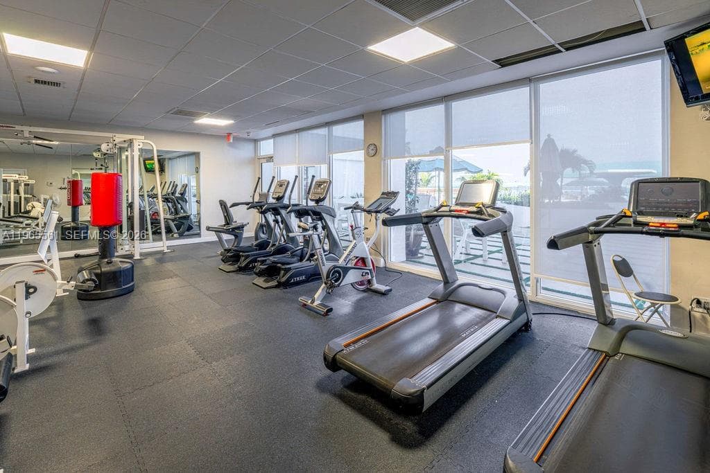 3140 Ocean Dr PH7 photo 24