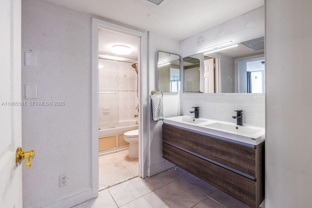 3140 Ocean Dr PH7 photo 15