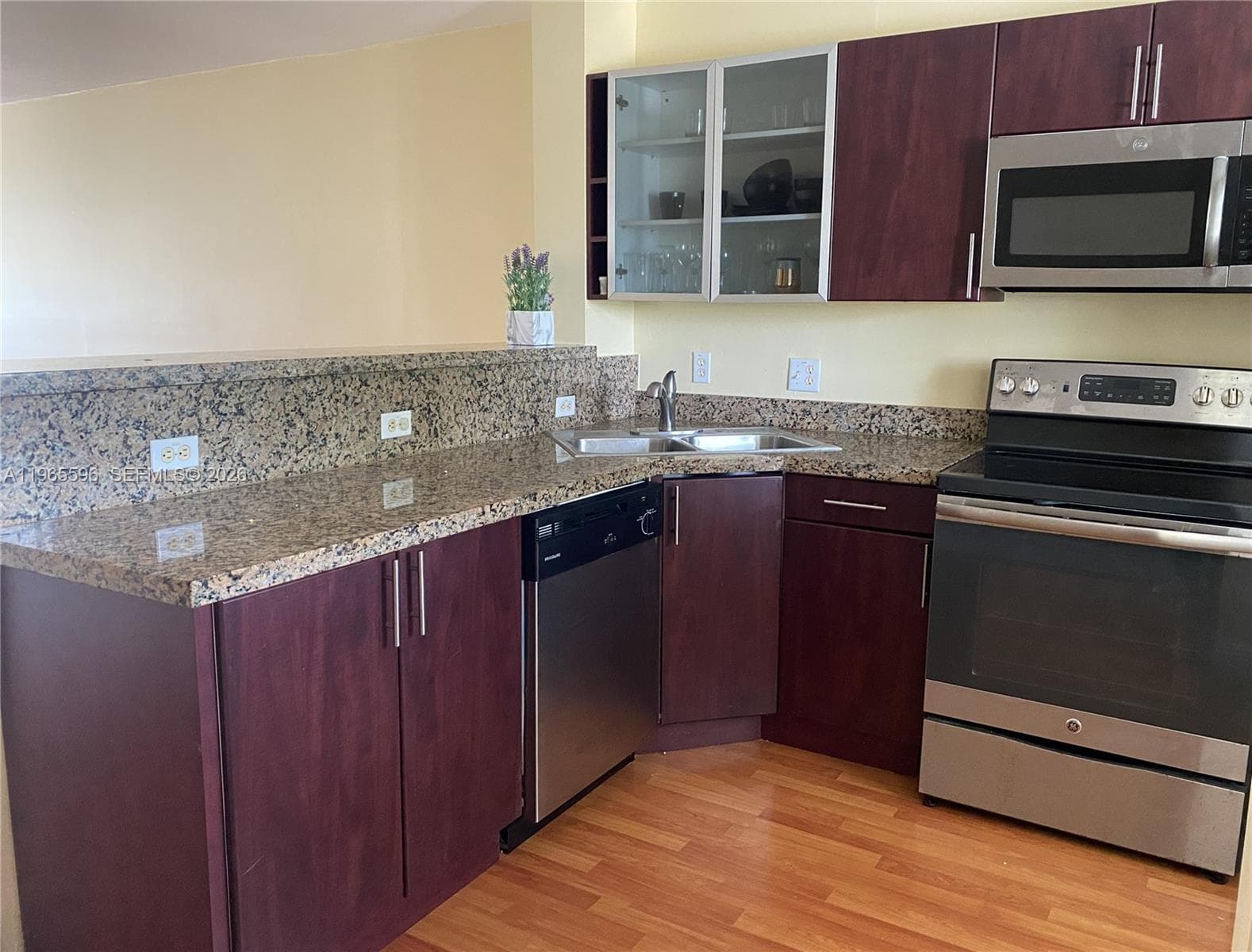840 Pine Dr 204 photo 9