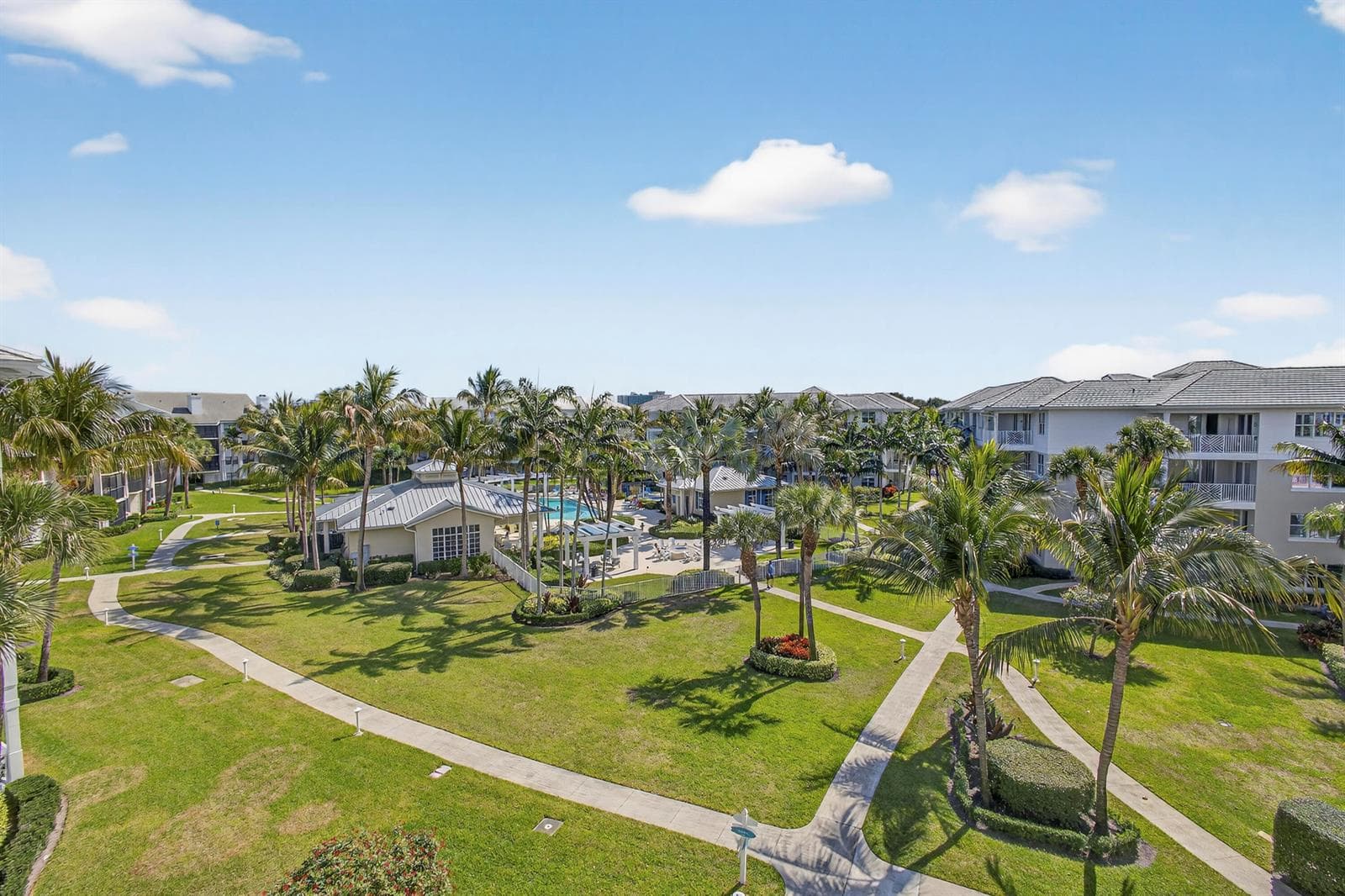 441 Bay Colony Drive N photo 16