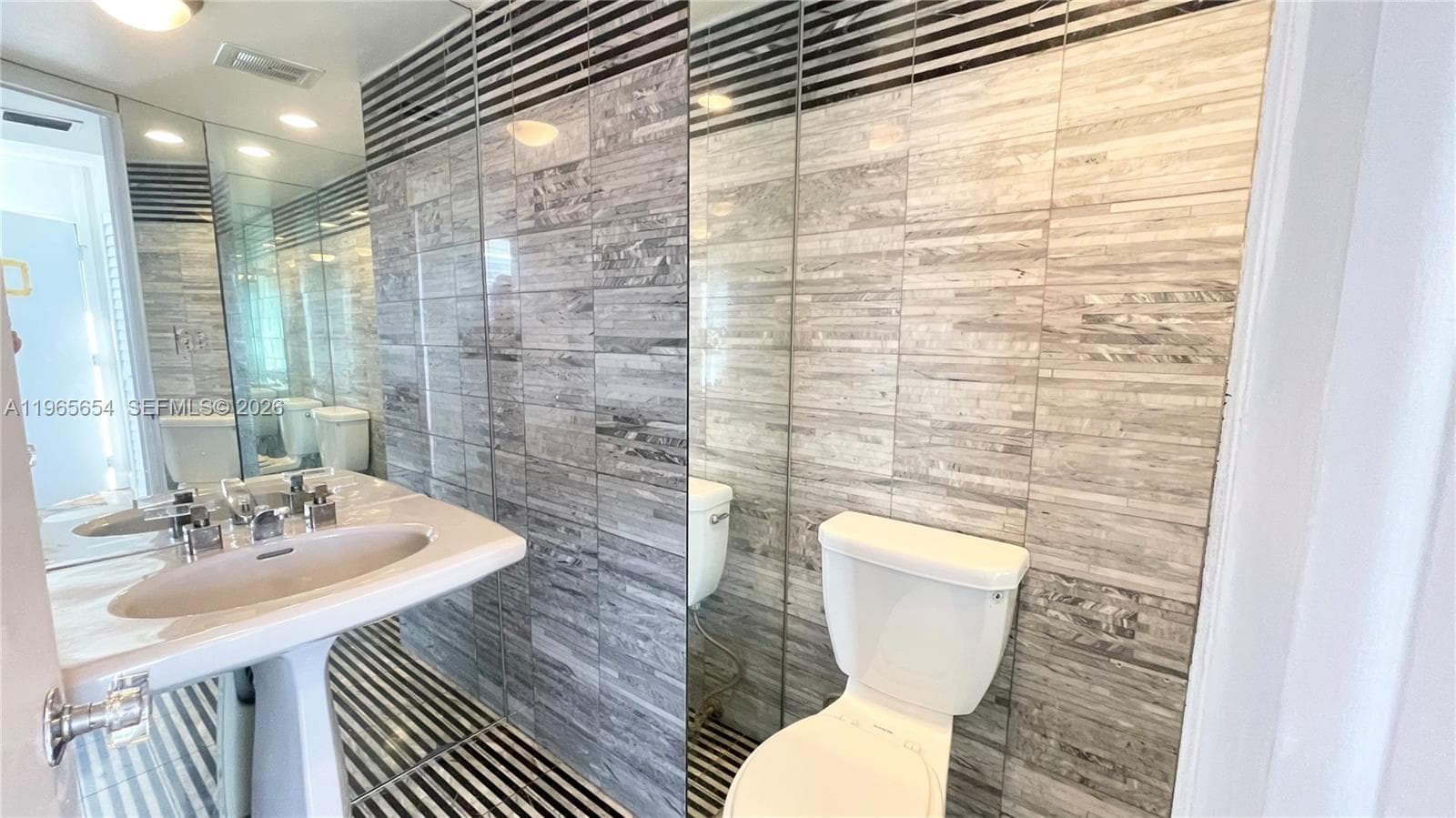 3703 166th St 602 photo 5