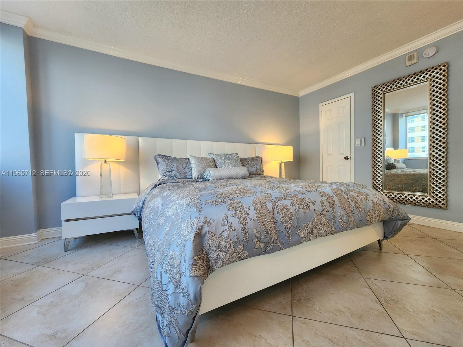 2030 Ocean Dr 626 photo 25