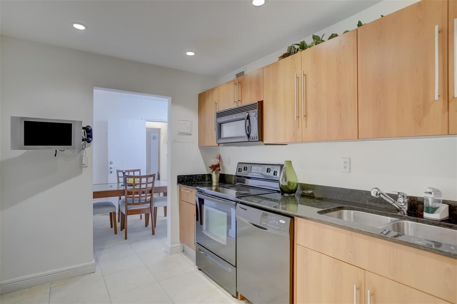3000 S Ocean Drive 1100 photo 19