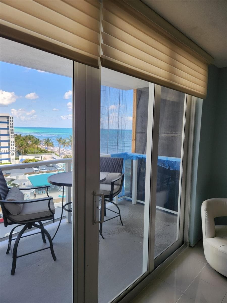 3180 S Ocean Dr 607 photo 1