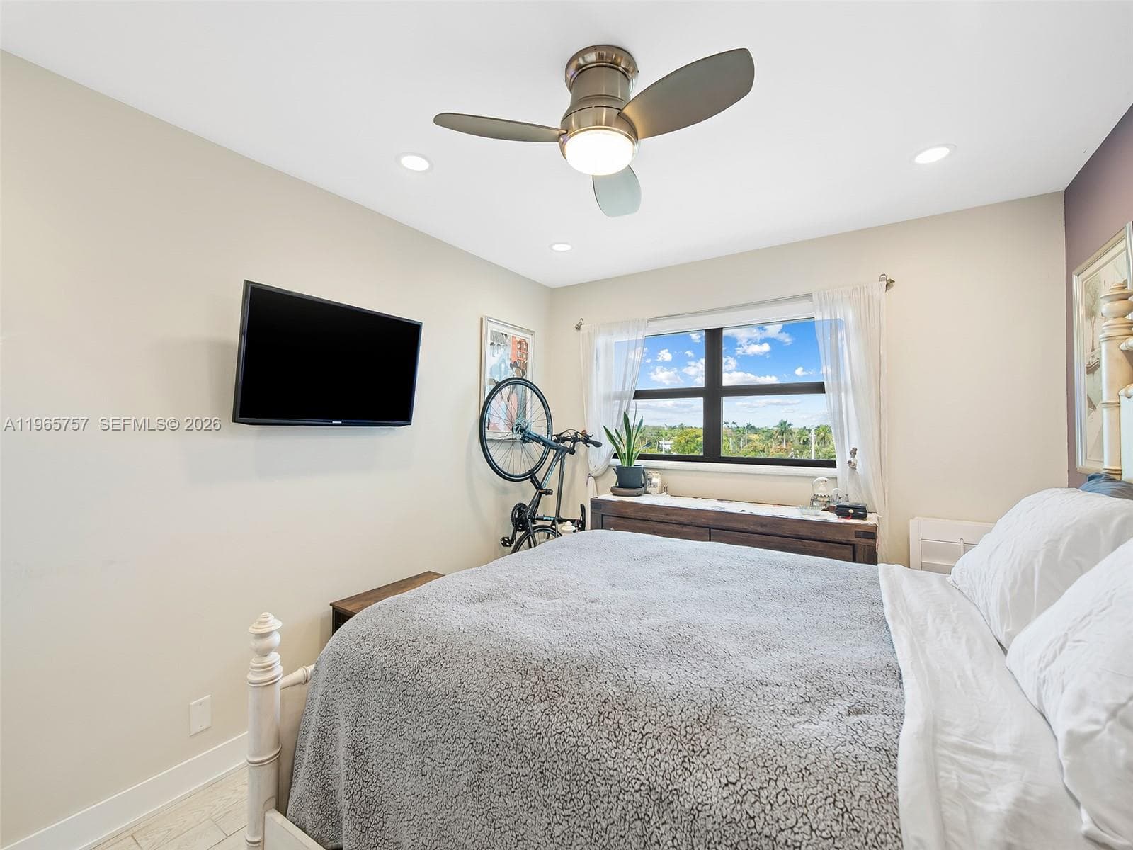 1000 River Reach Dr 516 photo 8