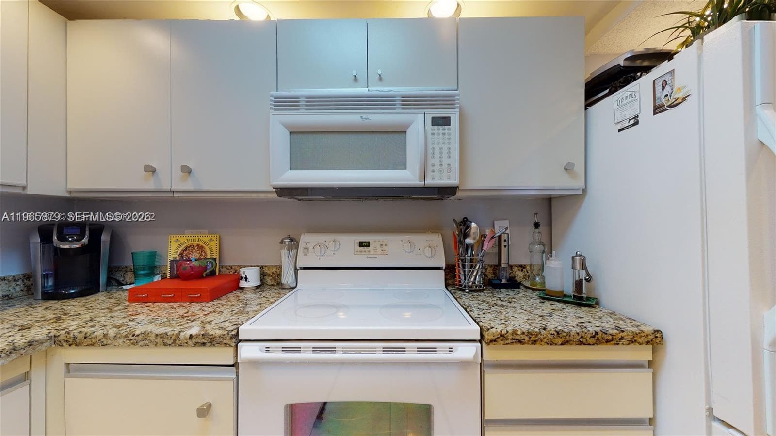 2500 PARKVIEW DR 417 photo 12