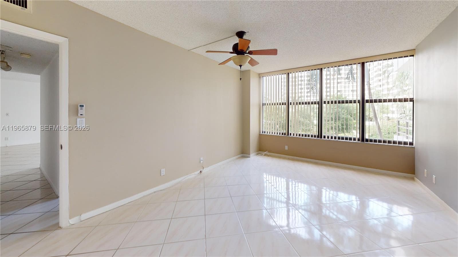 2500 PARKVIEW DR 417 photo 19