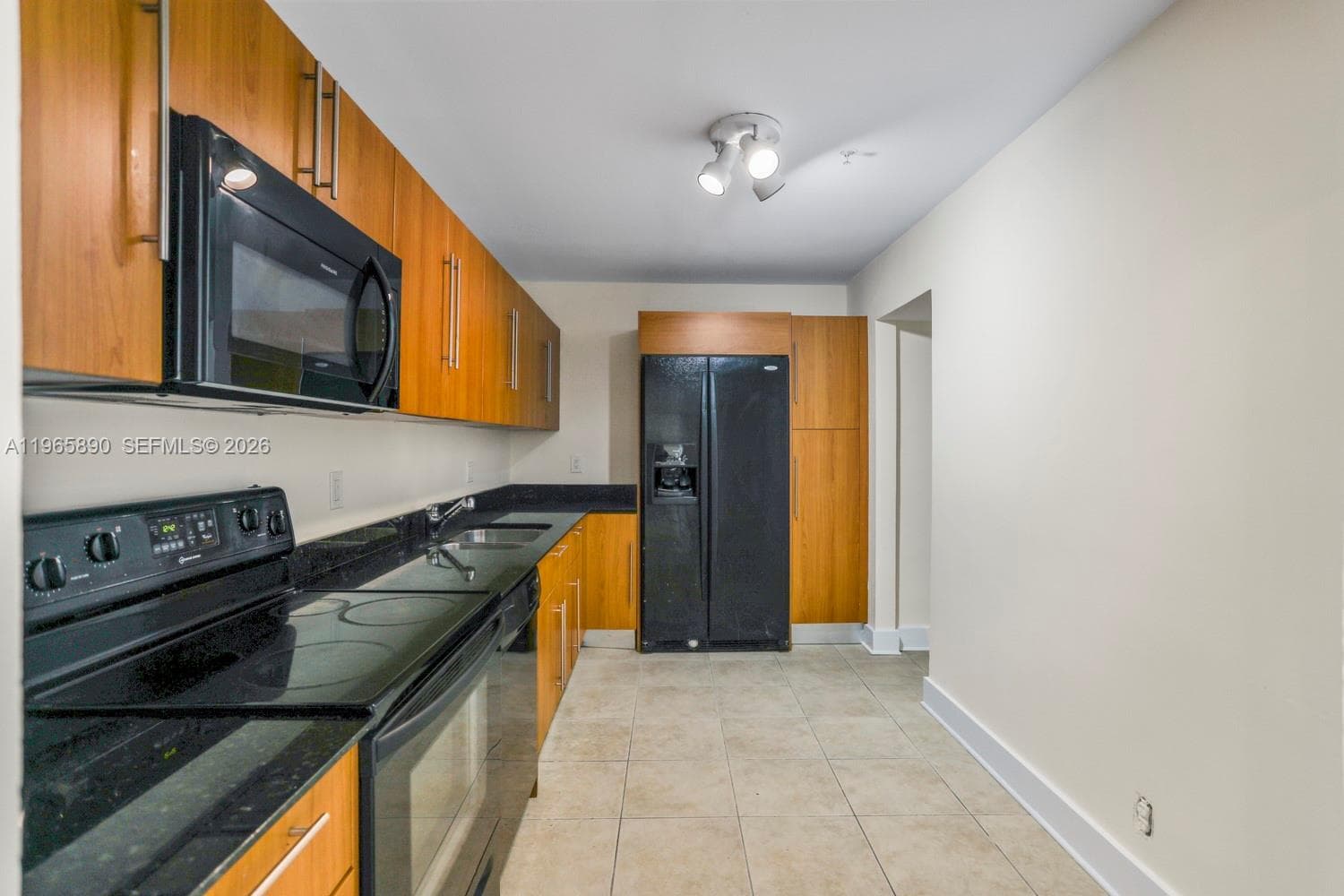 3000 Ocean Dr 1110 photo 22