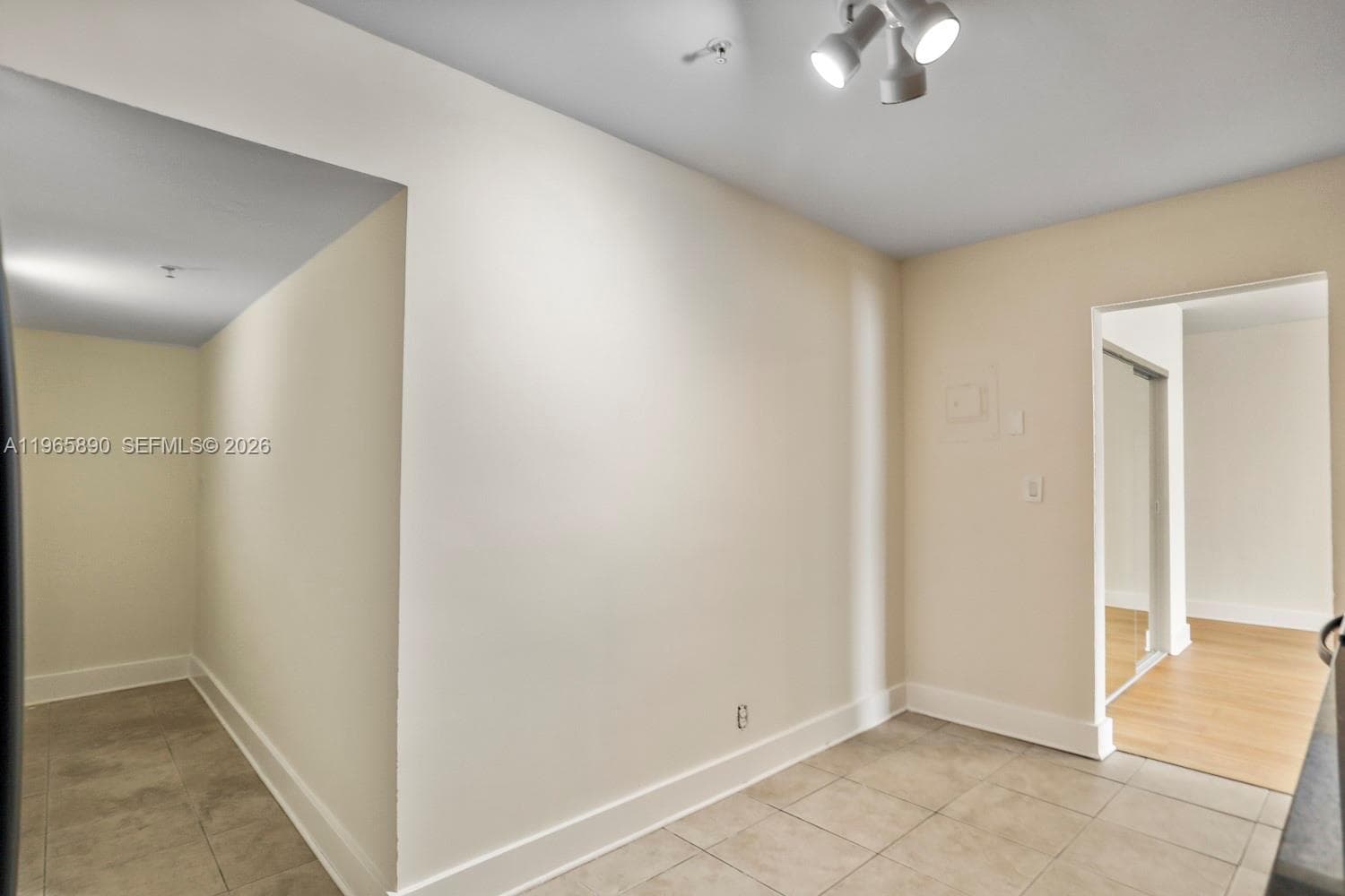 3000 Ocean Dr 1110 photo 24