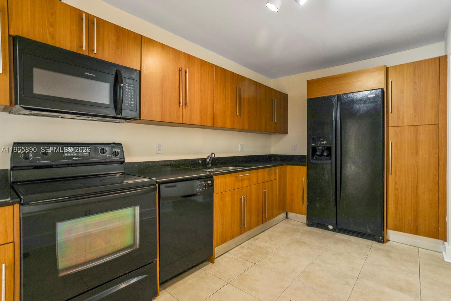 3000 Ocean Dr 1110 photo 10