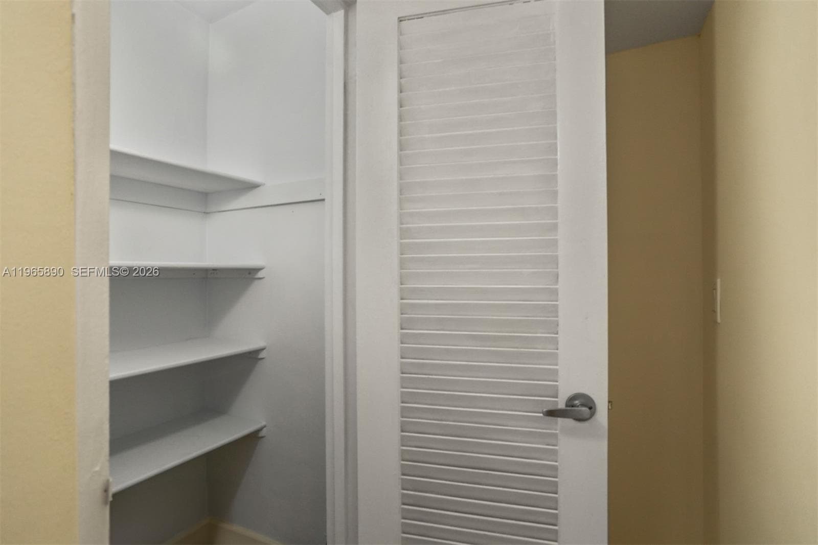 3000 Ocean Dr 1110 photo 25