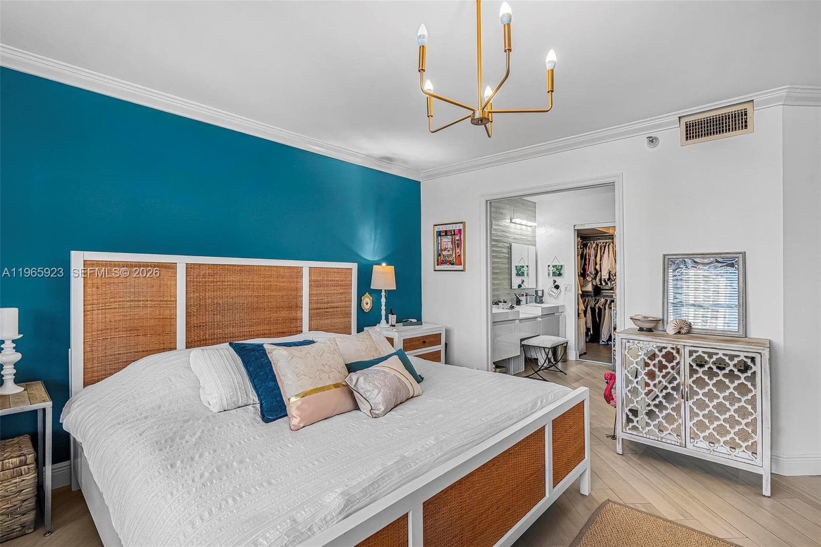 3500 Mystic Pointe Dr 604 photo 20