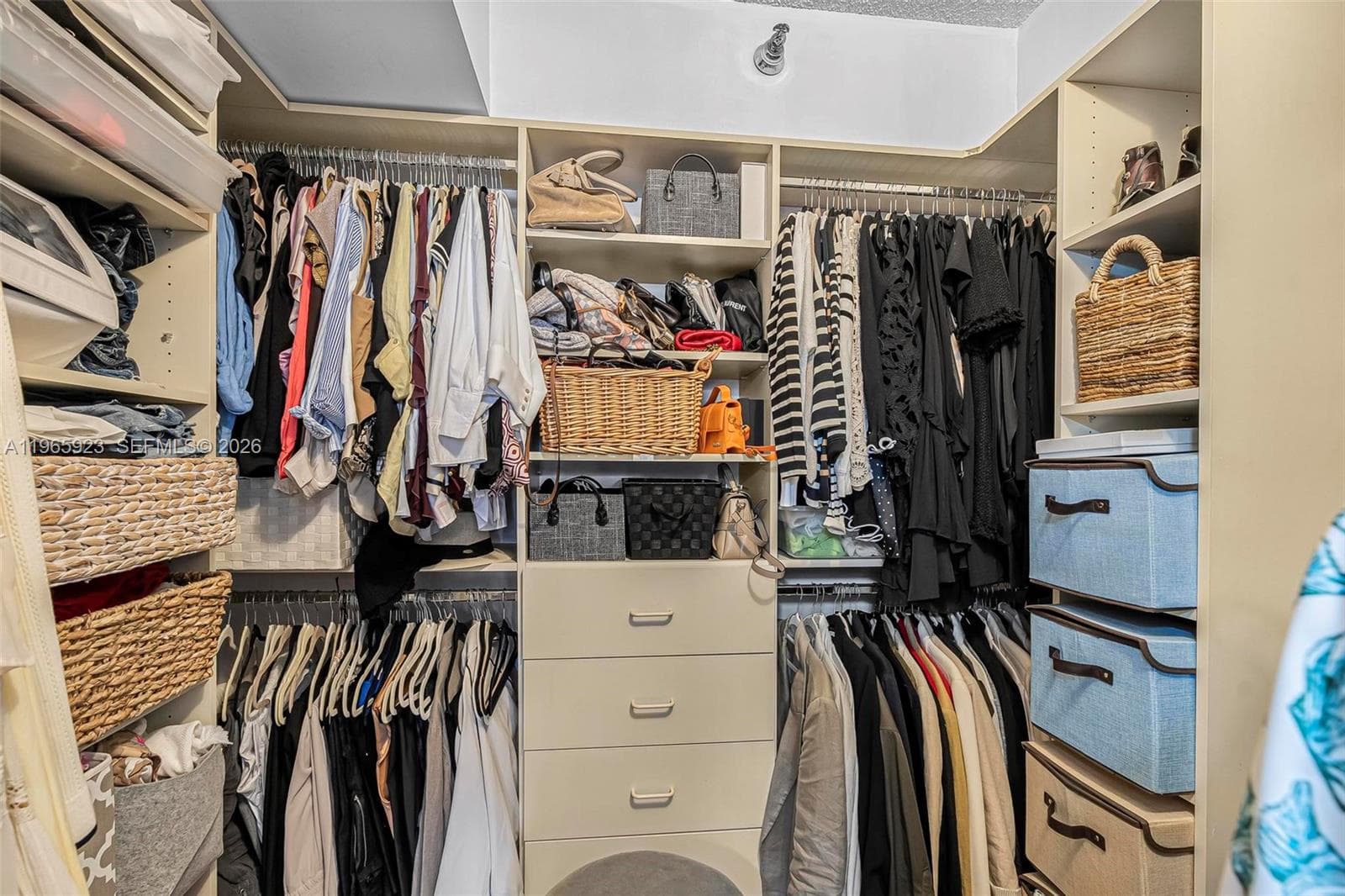 3500 Mystic Pointe Dr 604 photo 24