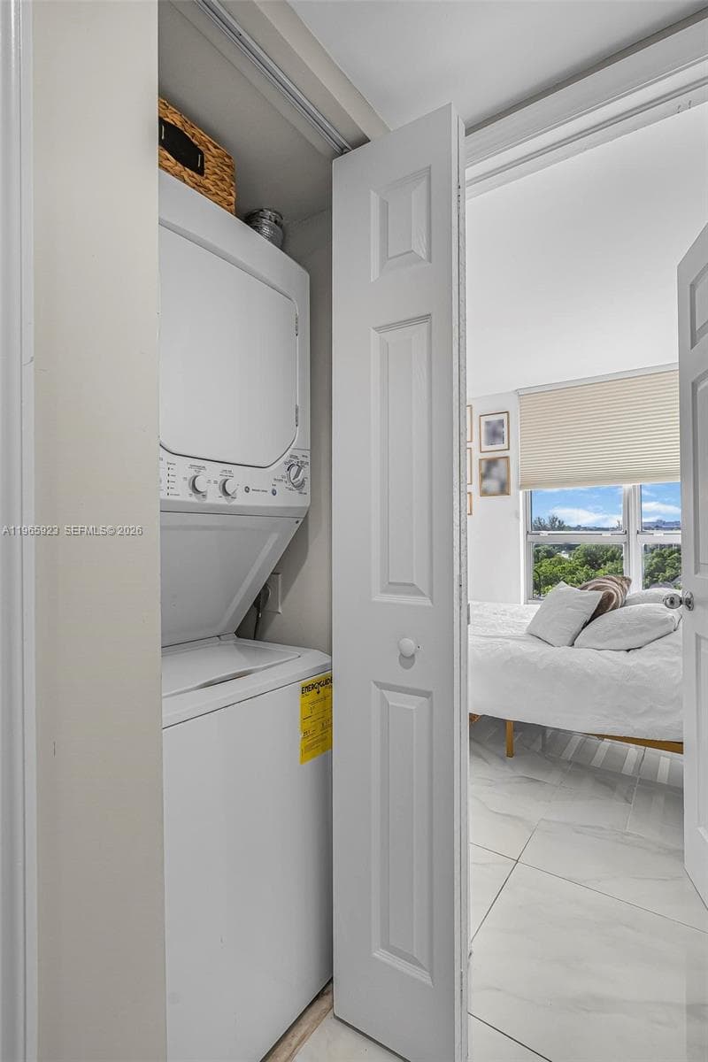 3500 Mystic Pointe Dr 604 photo 15