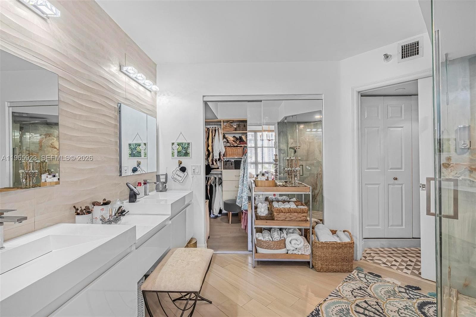 3500 Mystic Pointe Dr 604 photo 21