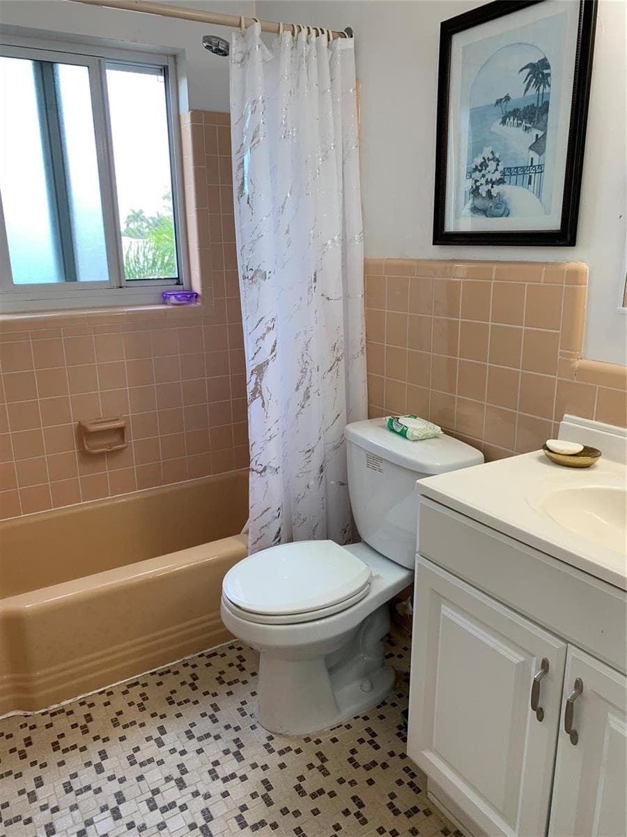 3205 SE 7th Street 201 photo 8