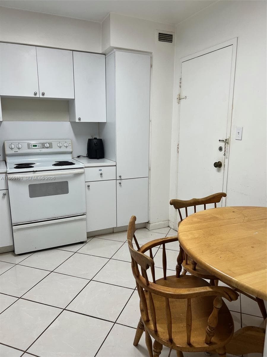 9225 Collins Ave 302 photo 9