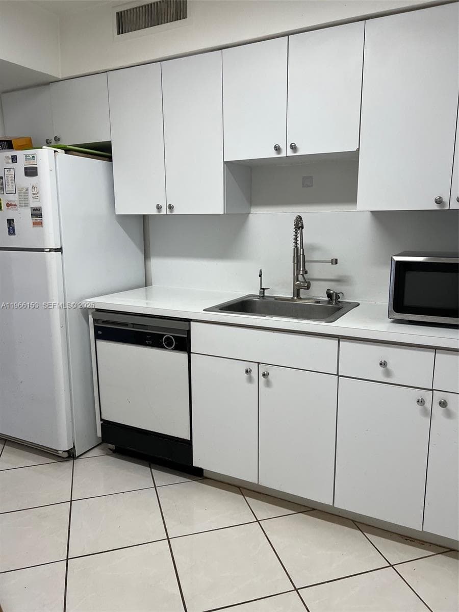 9225 Collins Ave 302 photo 11