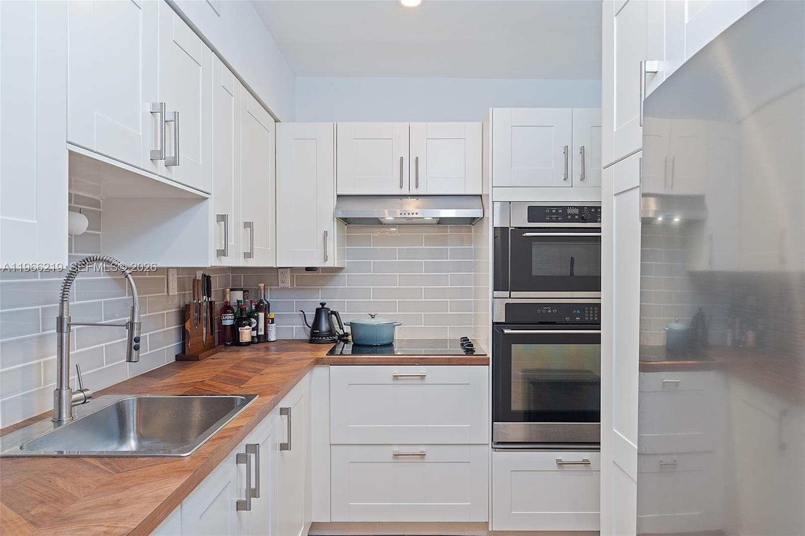 1200 West Ave PH31 photo 19