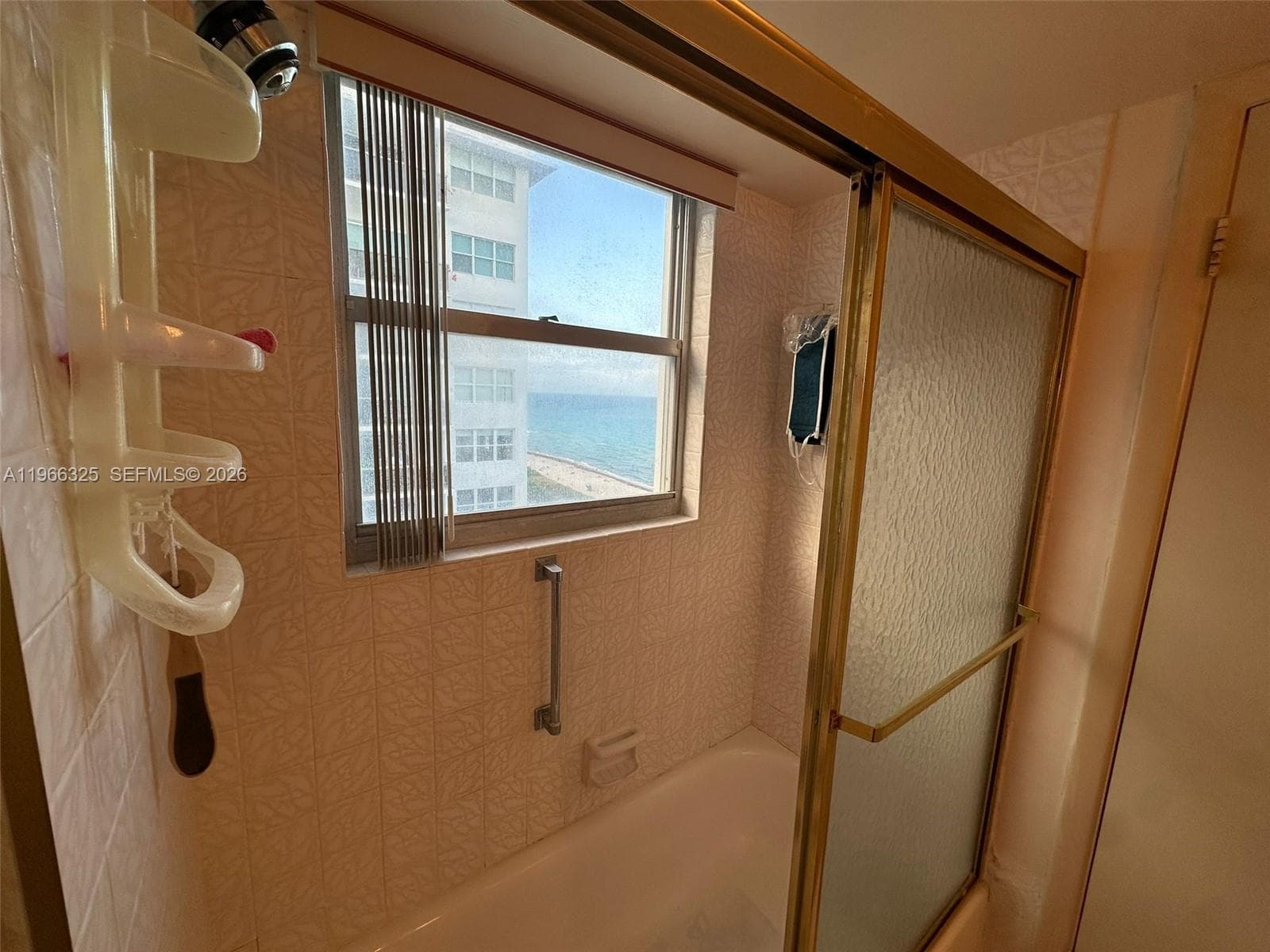 6039 Collins Ave 1517 photo 12