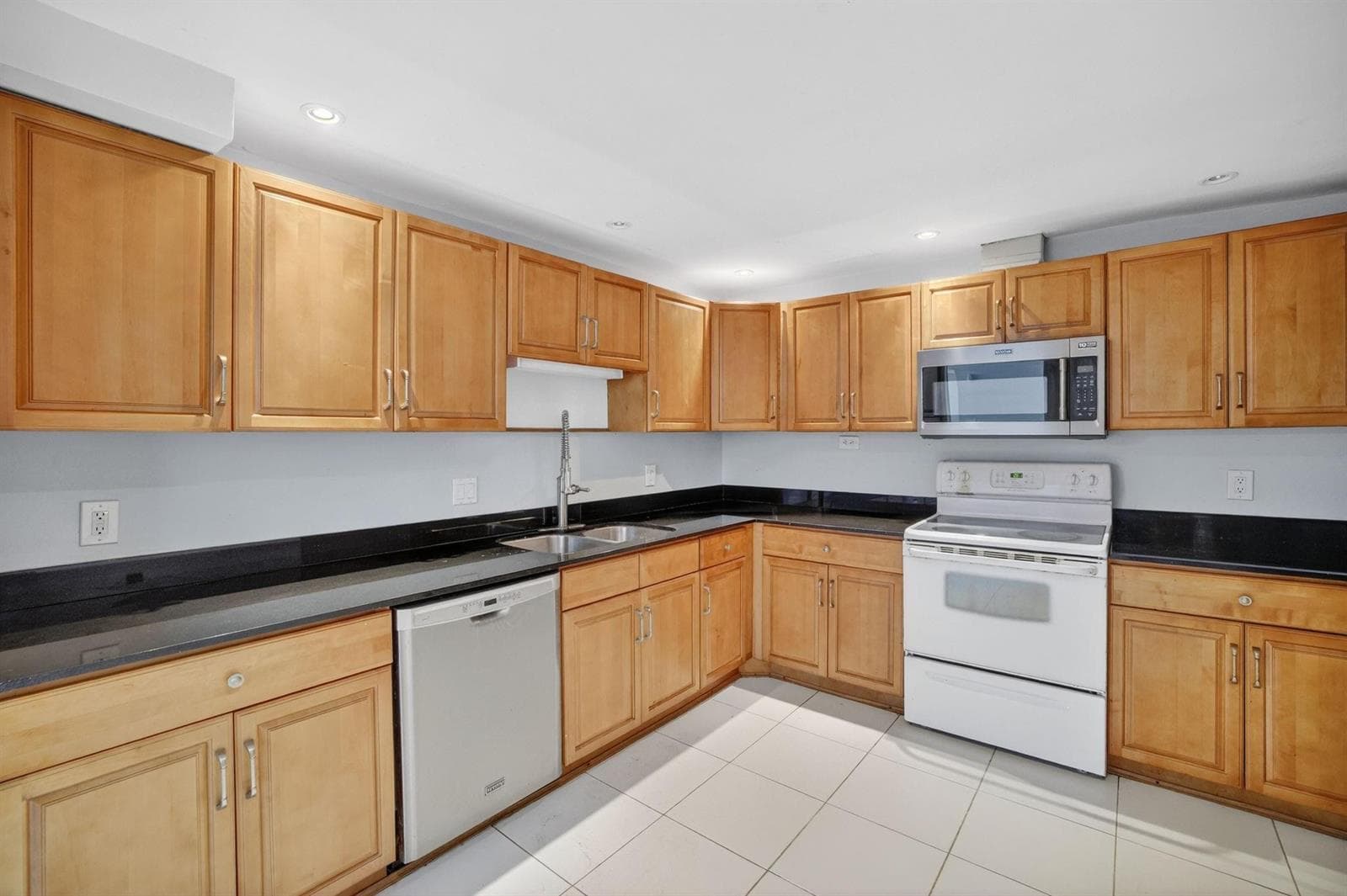 3900 Galt Ocean Drive 1515 photo 24