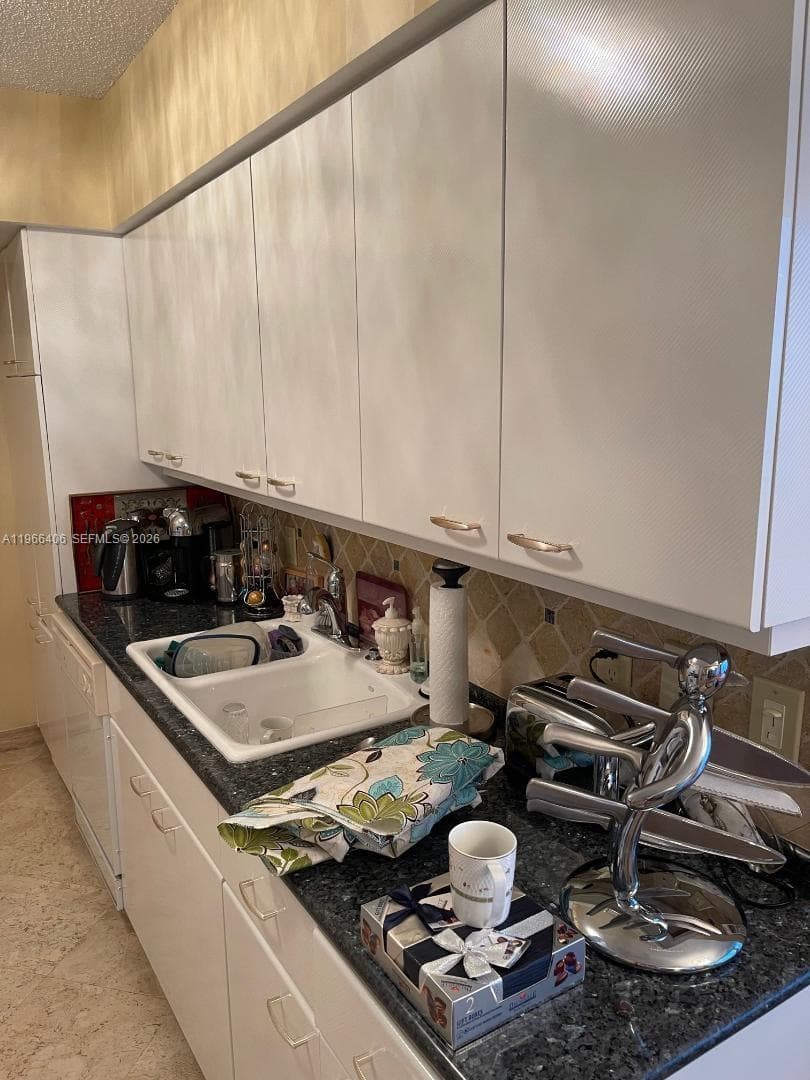 16445 Collins Ave 2328 photo 19