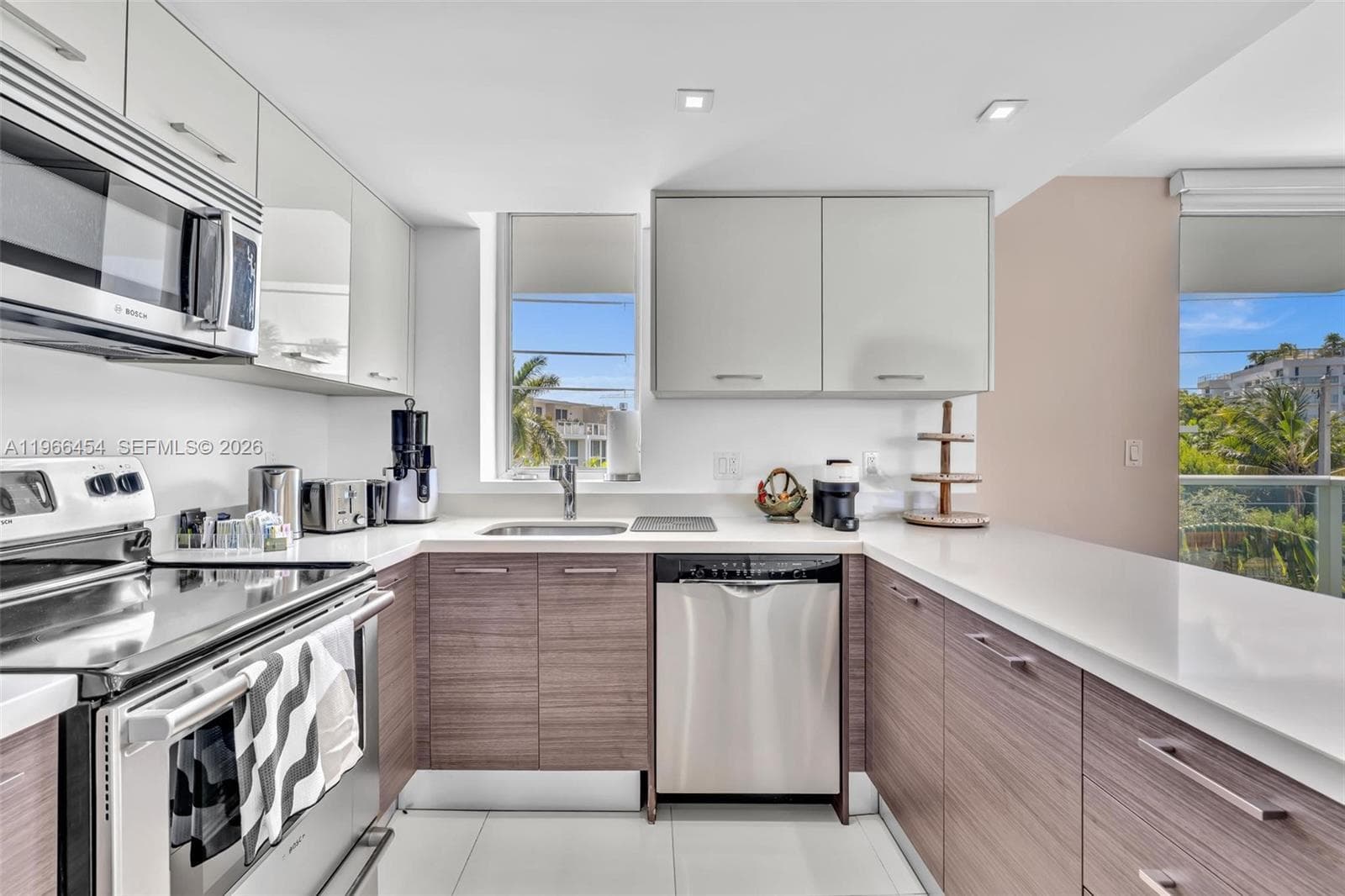 9901 Bay Harbor Dr 403 photo 17
