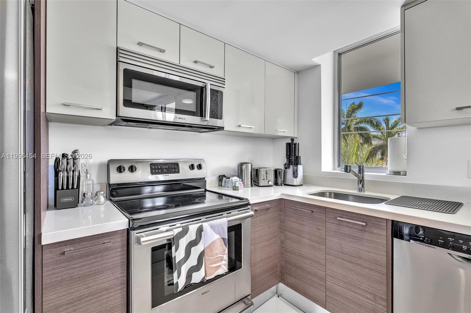 9901 Bay Harbor Dr 403 photo 18
