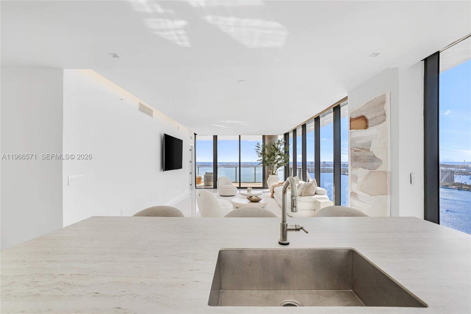 700 24th St 4007 photo 23