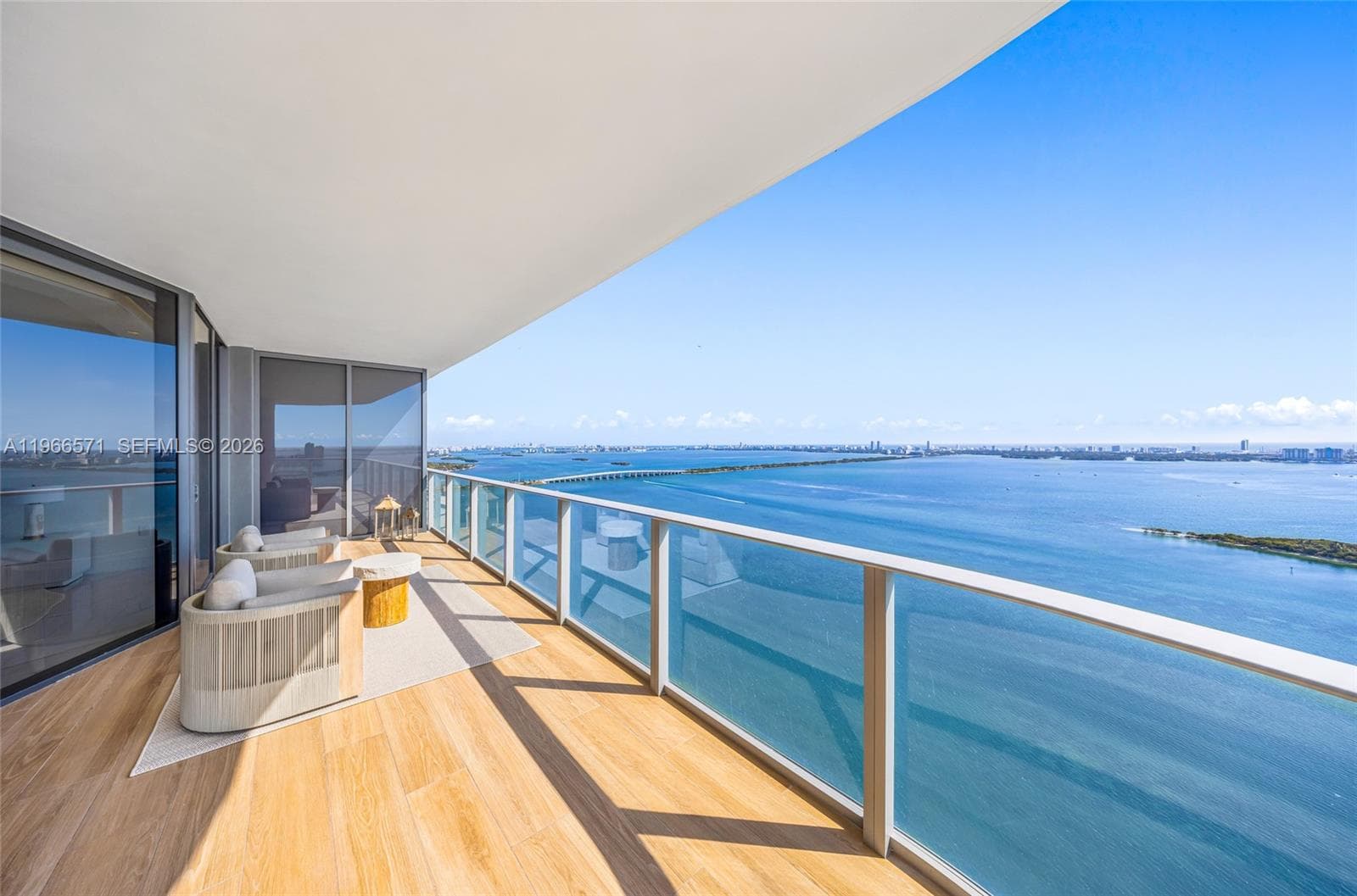 700 24th St 4007 photo 2