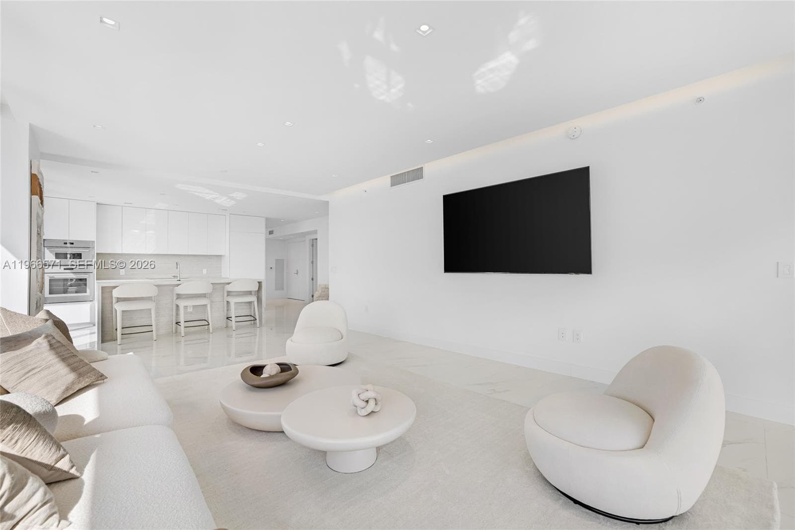 700 24th St 4007 photo 17